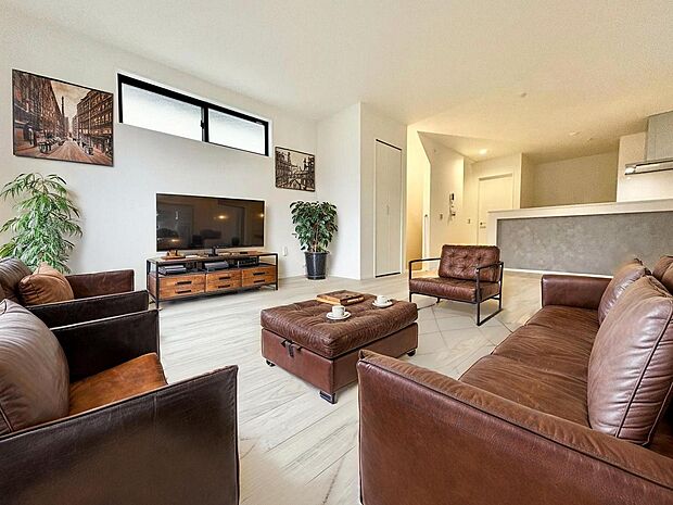 「のんびり過ごせる18.74帖LDK。」（画像内の家電・家具等はCGです。本物件には付帯されません。）