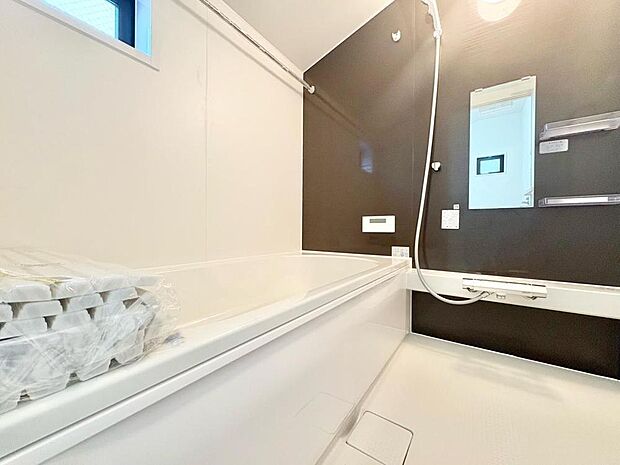 「一日の疲れをリフレッシュ。快適バスルーム。」癒しの空間バスルームです。天気に左右されずに洗濯物を乾かせる、浴室乾燥機・オートバス機能付きです。