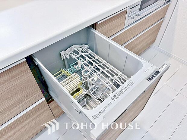 通常の手洗いでは使用出来ないほど高温のお湯や高圧水流を使うことにより汚れを効果的に落とすことができる。殺菌効果が非常に高く哺乳瓶などを使う家庭で需要が高く大変便利。