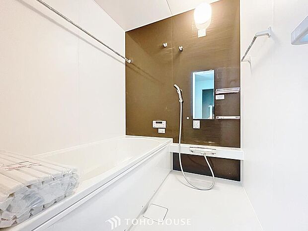 「一日の疲れをリフレッシュ。快適バスルーム。」癒しの空間バスルームです。天気に左右されずに洗濯物を乾かせる、浴室乾燥機・オートバス機能付きです。