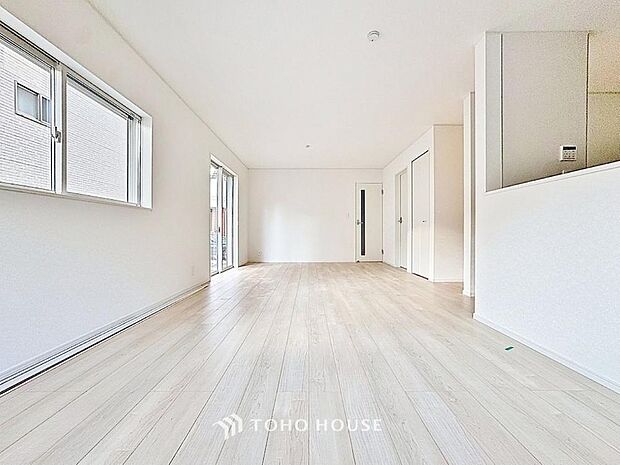 「20帖。ゆとりのLDＫ。。」広々約20帖のLDK。家族団らんの場やソファーでゆっくりとくつろぐスペースにオススメです。