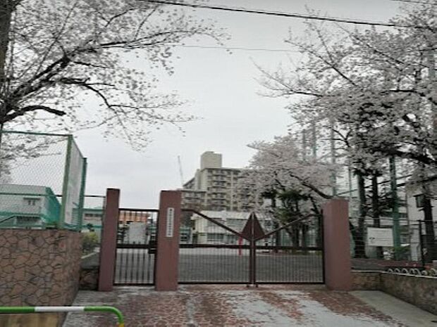 北区立堀船中学校まで約450m。