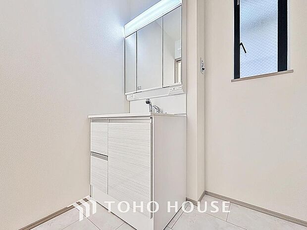 「洗面台」シンプルだからこそ使いやすい。スタンダードなデザインの洗面ボウルは清潔感あるホワイトです。