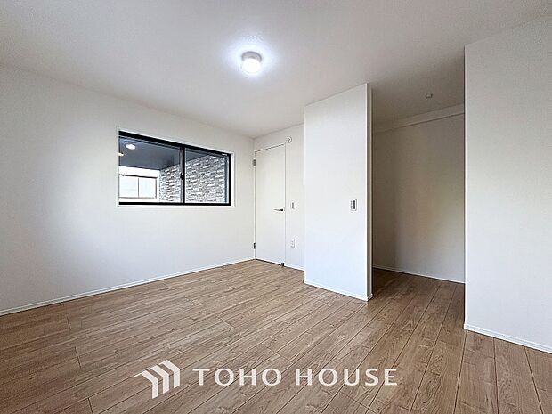 生活感を感じない空間では落ち着く事はできません。絶妙な雰囲気、配色、素材感を意識してコーディネート。