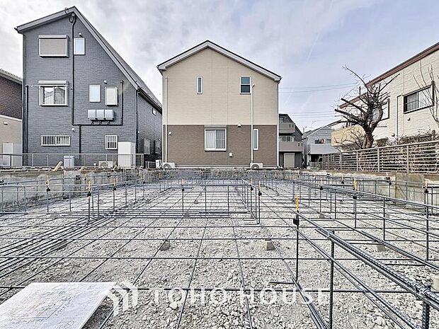 「2026年5月完成予定です。」街並みや周辺の環境に呼応しながら、美しく、そして毎日の暮らしを考慮した機能性の高い住まい。