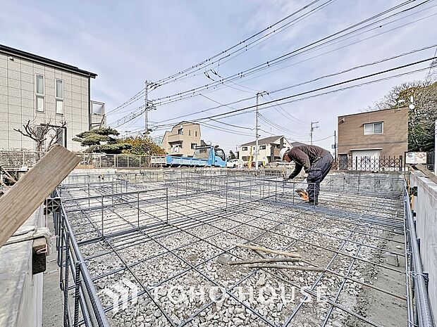 「現況」物件の陽当りや通風・仕様設備やお部屋の大きさの比較、近隣・周辺環境や街並みなど、資料には掲載していない情報が現地にはたくさんあります。　是非一度、現地をご確認ください。