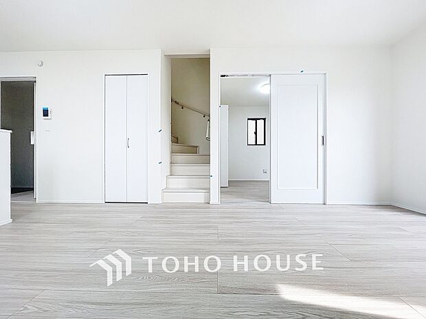 造りこんだ空間演出の妙が生み出す光と質のハーモニーはこの住宅のクオリティの良さを実感させてくれます。