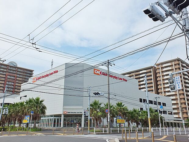 OKマート新浦安店 739m
