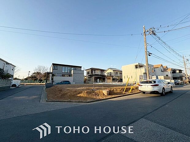 「現地」快適に過ごす条件は、一人ひとり違います。だからこそ飾り過ぎないシンプルな内装と偏り過ぎないデザインで統一しております。