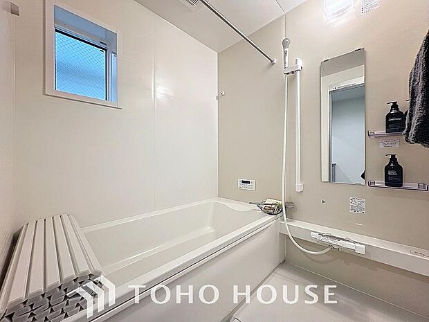 「一日の疲れをリフレッシュ。快適バスルーム。」癒しの空間バスルームです。天気に左右されずに洗濯物を乾かせる、浴室乾燥機・オートバス機能付きです。