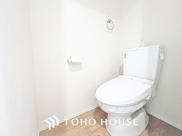 十分な広さと清潔感のあるカラーで纏まったおトイレ。時間に余裕とゆとりを持たせます。