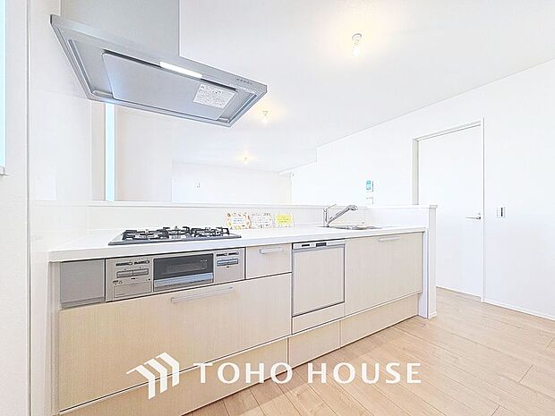 お料理の上手な方が、独壇場でお料理の腕を披露するスタイルに向いているキッチンです。