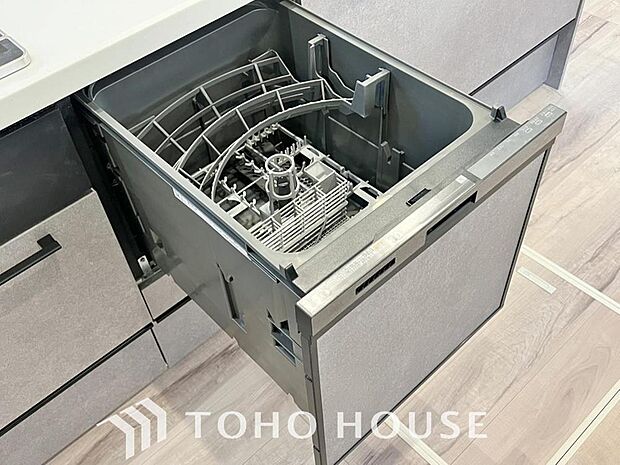 通常の手洗いでは使用出来ないほど高温のお湯や高圧水流を使うことにより汚れを効果的に落とすことができる。殺菌効果が非常に高く哺乳瓶などを使う家庭で需要が高く大変便利。