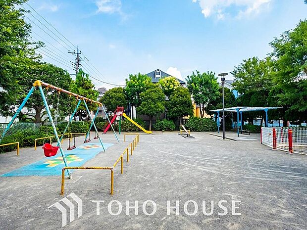 富士見5丁目街区公園まで約725m。