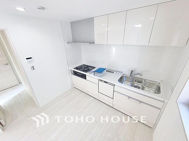 「家事時短に繋がる食洗機。」効率よくお料理ができる食洗機・コンロ・収納を完備したシステムキッチン。確かな機能性を実感頂けます。