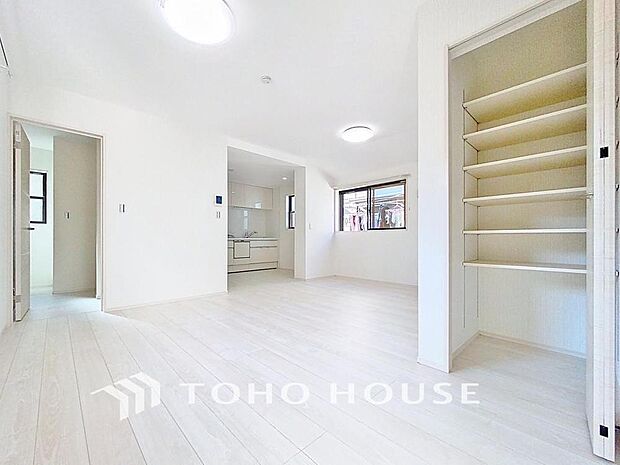 「リビング収納があります。」荷物を収納することでお部屋をスマートに見せることができます。気持ちの良い自分空間を。