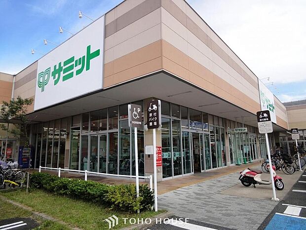サミットストア ライフガーデン 浦安富岡店まで約500m。