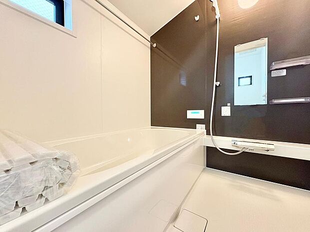 「一日の疲れをリフレッシュ。快適バスルーム。」癒しの空間バスルームです。天気に左右されずに洗濯物を乾かせる、浴室乾燥機・オートバス機能付きです。