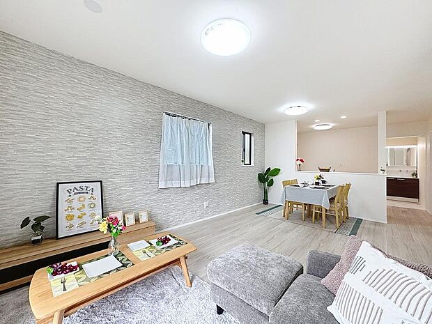 「自分らしい家造りを楽しめる」落ち着いたカラーコーディネートの室内。インテリアやファブリックで、オーナー様好みのテイストデザインを取り入れて頂けます。