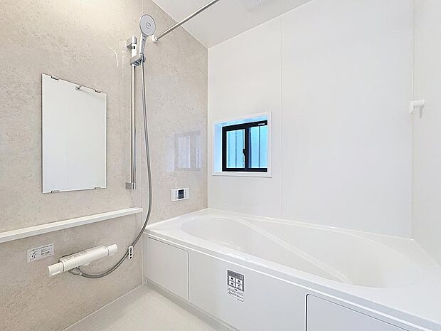 「一日の疲れをリフレッシュ。快適バスルーム。」癒しの空間バスルームです。天気に左右されずに洗濯物を乾かせる、浴室乾燥機・オートバス機能付きです。