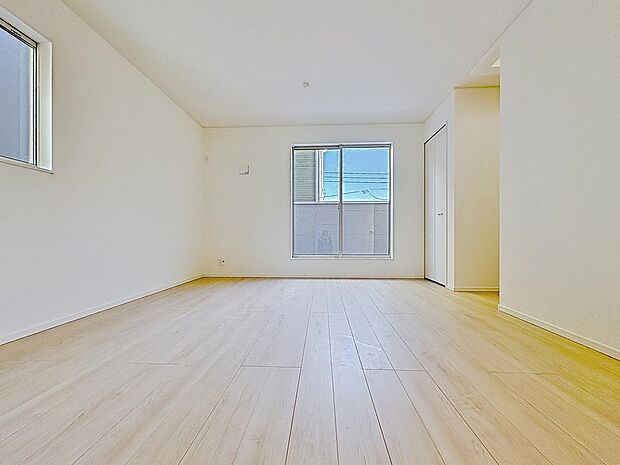 「2階リビングダイニング」2階LDKのメリットは、団欒空間のプライバシーが守られることです。コミュニケーションに欠かせないリビング階段も、室内の雰囲気をおしゃれに演出します。