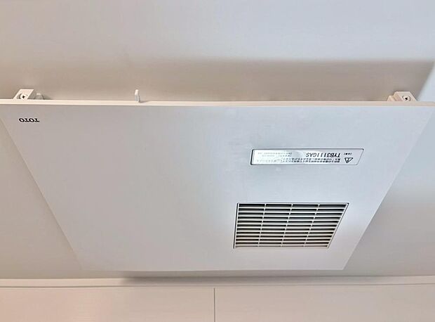 明日はお出かけで今日中に洗濯を・・と思っても最近は雨続き・・浴室換気乾燥機はそんな負担を減らしてくれます。また、冬場などは、入浴前に暖めておくとお着替えも楽々です。