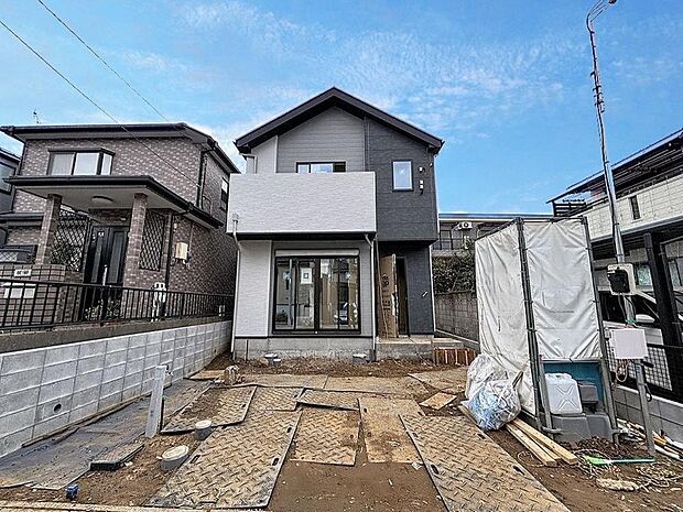 「~2階建て4LDK~」19帖えのLDK、豊富な収納、生活を彩る設備など、プラスワンのポイントが詰まった邸宅です。。