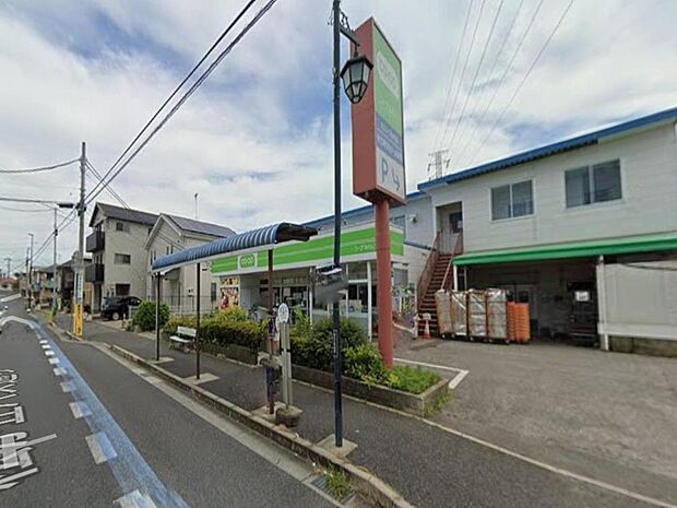 コープみらいミニコープ松が丘店まで約450m。