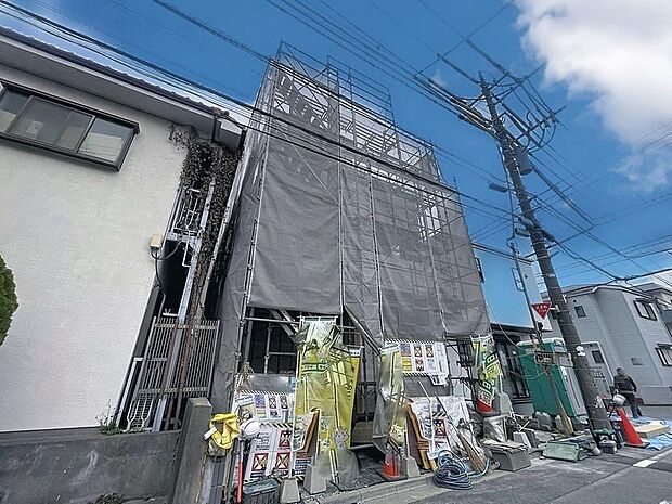 「外観」今日も、明日も、この街で、きっと誰かがしあわせになる物語が描かれていくはずです。爽快な風も毎日やさしく頬をなででくれます。