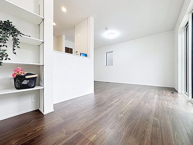 「寛ぎ空間。リビング」オープンでのびやかな空間を生み出すひろびろとしたLDK。家族との時間を大切にした住空間です。