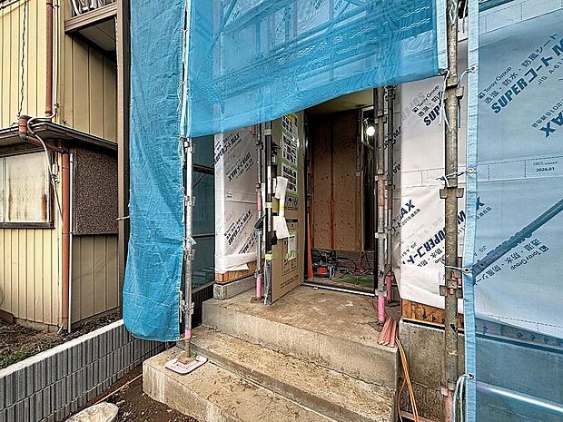 「玄関」人を迎え入れる最初の場所だからこそ、清潔感があり纏まった空間にして頂ける様にゆとりあるシューズボックスを設置しました。おでかけの時も帰宅の時も、すっきりとした玄関は気持ちが良いものです。