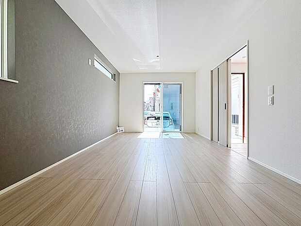 「16帖以上。リビング」オープンでのびやかな空間を生み出すひろびろとしたLDK。家族との時間を大切にした住空間です。