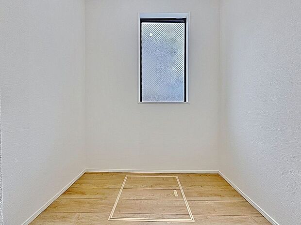 お子様のおもちゃやゴルフバック等、大きなお荷物をお持ちの方や、お荷物が多い方でも安心のスペースです。