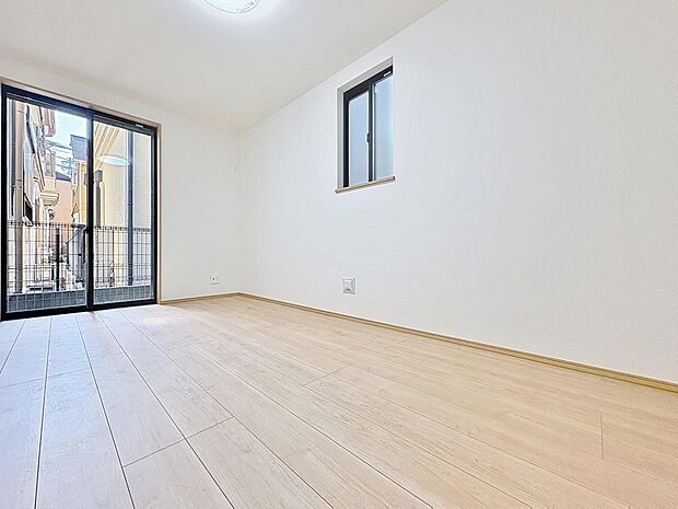 「明るい居室」温もりある自然光を感じていただける居室です。