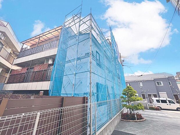 「外観」今日も、明日も、この街で、きっと誰かがしあわせになる物語が描かれていくはずです。爽快な風も毎日やさしく頬をなででくれます。