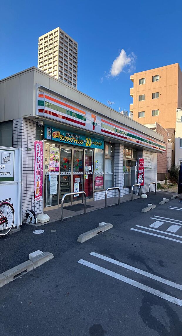セブンイレブン 足立竹ノ塚駅西店まで約280m。