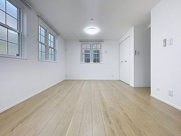 「6帖。ゆとりの主寝室」心と体をゆったりと安らげる主寝室。寝室のゆとりが大きい分だけ、暮らしの安らぎは深まります。