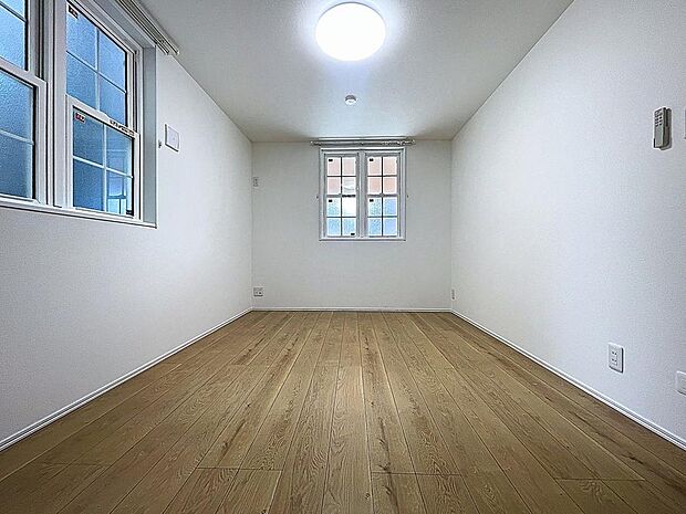 「二面採光・通風良好◎」居室に窓が2ヶ所あるので、明るさの確保と、風の通り道ができることで換気のしやすいお家になっています。