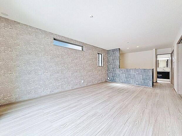 「家事楽プランの間取り。」1階、リビング階に水回りが集結していることで家事導線も確保され、《暮らしやすい》の実現が叶うお家です。