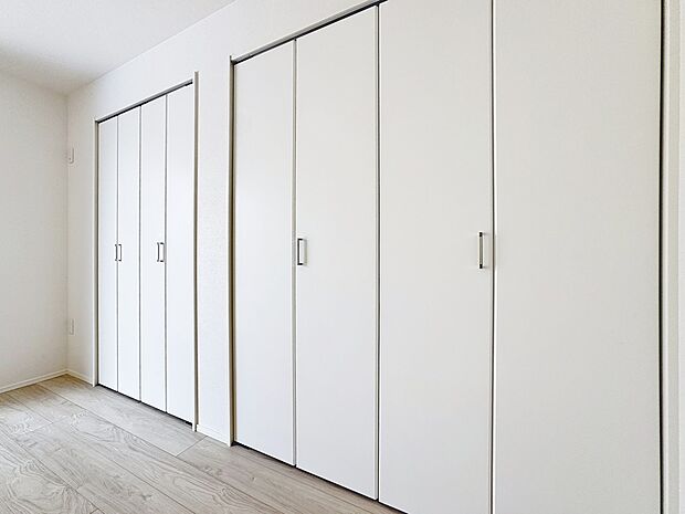 お子様のおもちゃやゴルフバック等、大きなお荷物をお持ちの方や、お荷物が多い方でも安心のスペースです。