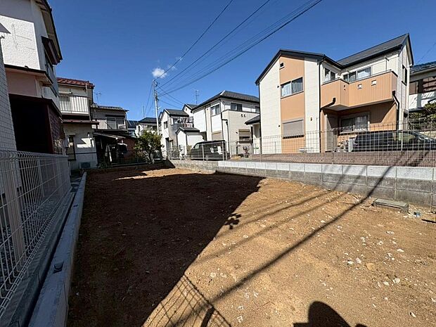 「利便性に優れた住環境。」小学校880m、スーパー800m。歩いて行ける距離にお買い物施設や教育施設が揃う街並み。子育て世帯も住みやすい、便利な住環境です。
