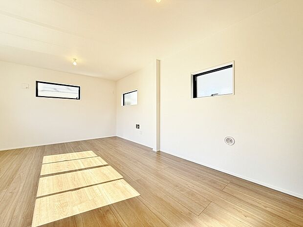 リビングも広く設け、訪れる人々を暖かく迎えてくれます。