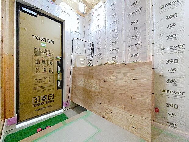 「内装造作中」