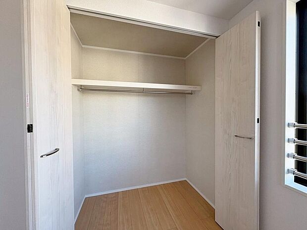 「収納」全ての居室にクローゼットを完備しております。