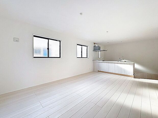 「17.6帖。ゆとりのLDK。。」広々約17帖のLDK。家族団らんの場やソファーでゆっくりとくつろぐスペースにオススメです。