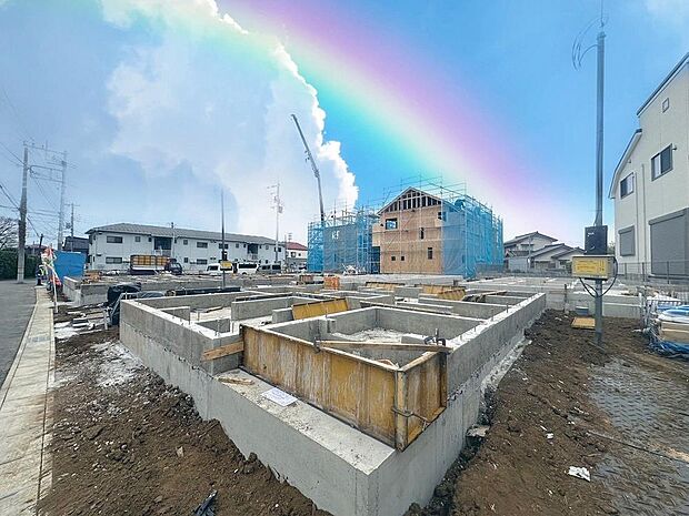 「~2階建て3LDK~」16帖えのLDK、豊富な収納、生活を彩る設備など、プラスワンのポイントが詰まった邸宅です。。