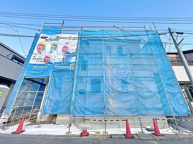 「外観」今日も、明日も、この街で、きっと誰かがしあわせになる物語が描かれていくはずです。爽快な風も毎日やさしく頬をなででくれます。