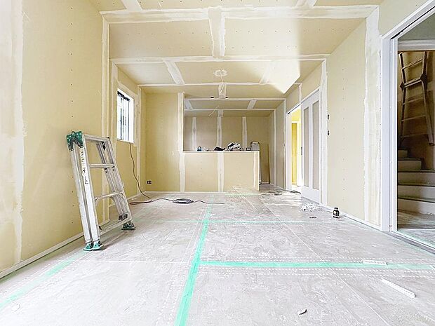 「LDKは約17帖あります。(現況)」毎日過ごす場所だからこそ、飽きのこないデザインが大事。本当に欲しい「寛げる空間」を実感して頂けます。