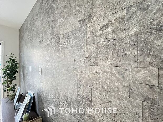 「クロスで造るお洒落な空間。」おしゃれなアクセントクロスで、インテリア性の高い空間へ。デザインや色味をプラスすることで、上品な印象のお部屋に仕上がっております。