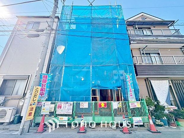 「外観」住まい探しは街探し。みんなが街探しのポイントにしているのは何。　第1位は過半数が支持した納得の 「交通の利便性」。続いて3割以上の人が「住環境」と「公園、緑地の充実」です。